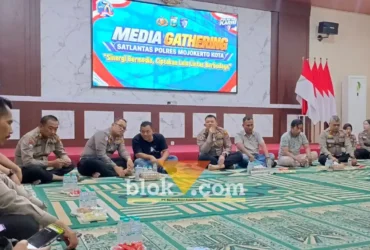 Kapolres Mojokerto kota AKBP Herdiawan Arifianto dalam acara media gathering di aula Hayam Wuruk.(foto: blok-a.com/Syahrul Wijaya)