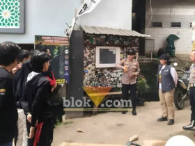 Kapolsek Pacet AKP M.K. Umam sosialisasikan bahaya Karhutla (foto: blok-a.com/Syahrul Wijaya)