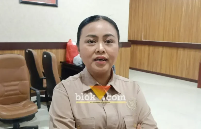 Ketua Dewan Perwakilan Rakyat Daerah Kota Mojokerto Ery Purwanti saat wawancara. (foto: blok-a.com/Syahrul Wijaya)