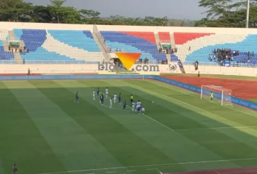 Penalti Careca selamatkan Arema FC dari kekalahan saat menghadapi Persik Kediri (foto: blok-a.com / Yogga Ardiawan)