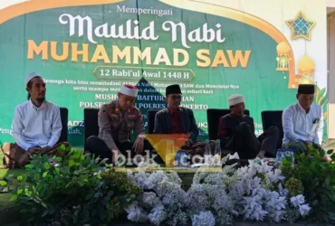 Polsek Pacet menggelar pengajian akbar dalam rangka memperingati Maulid Nabi Muhammad SAW.(foto: blok-a.com/Syahrul Wijaya)