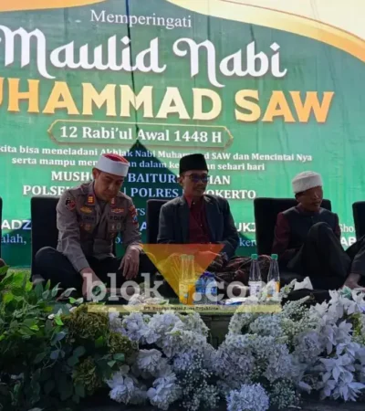 Polsek Pacet menggelar pengajian akbar dalam rangka memperingati Maulid Nabi Muhammad SAW.(foto: blok-a.com/Syahrul Wijaya)