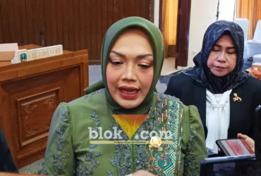 Riyin Nur Asiyah Ketua DPRD Magetan, saat diwawancari usai pelantikan (foto: blok-a.com/Nanda Bagoes)