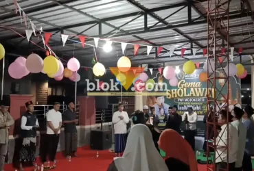 Suasana peringatan Maulid Nabi Muhammad SAW, di halaman Sekretariat PWI Mojokerto (foto: blok-a.com/Syahrul Wijaya)