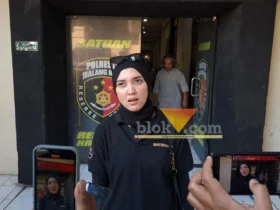 Kuasa hukum korban, Lilik Yuliana saat membuat laporan tambahan enam siswa yang mengalami dugaan kekerasan (blok-a.com / Yogga Ardiawan)