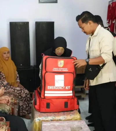 Operasi pelayanan medis di Kecamatan Arjasa, Kabupaten Jember Jumat (18/9/2026). (foto: istimewa)