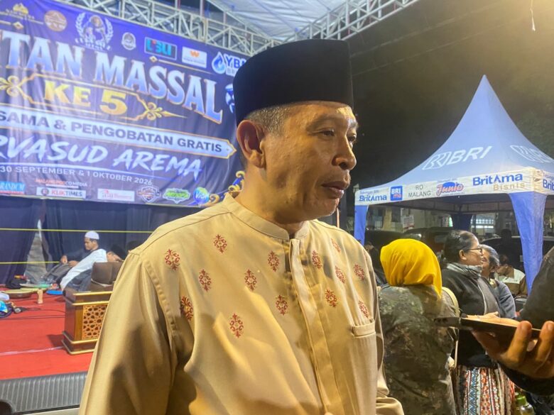 Wali Kota Malang, Wahyu Hidayat diwawancara awak media, Rabu (30/9/2026) (foto: blok-a.com/Bob Bimantara Leander)