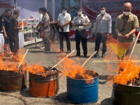 Pemusnahan Barang Bukti di Kejaksaan Negeri Kota Malang, Selasa (13/10/2026) (foto: blok-a.com/Bob Bimantara Leander)