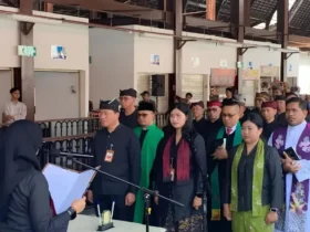 Bupati Ipuk Fiestiandani saat melakukan pelantikan 68 pejabat di lingkungan Pemkab Banyuwangi. (foto: blok-a.com/Istimewa)