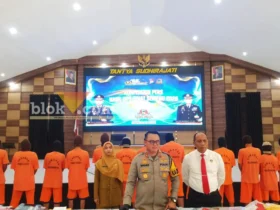 Kapolres didampingi Kasatreskrim Polres Magetan saat Konferensi Pers di Gedung Pesat Gatra, Senin (26/10/2026) (foto: blok-a.com/Nanda Bagoes)