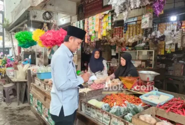 Memasuki akhir Oktober 2026, harga sembako di Pasar Tradisional Banyuwangi relatif stabil, Senin (26/10/2026) (foto: blok-a.com/Kuryanto)