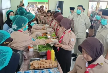 Siswa SMPN 1 Kepanjen lebih suka MBG prasmanan, makanan hangat dan minim sisa (foto: istimewa)