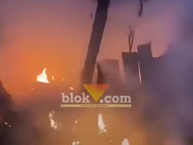 Tangkapan vidio kebakaran hebat saat menimpa tempat usaha rongsokan di Dusun Banje, Desa Bubuk, Kecamatan Rogojampi, Jumat sore (16/10/2026) (foto: blok-a com/Kuryanto)