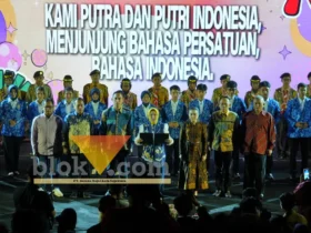 Wali kota Mojokerto Ika Puspita Sari saat membacakan Sumpah Pemuda.(blok-a.com/Syahrul Wijaya)