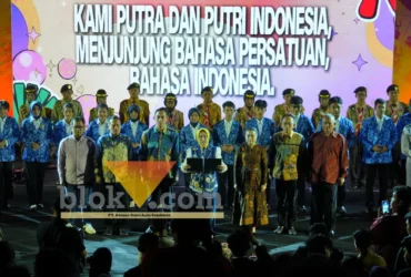Wali kota Mojokerto Ika Puspita Sari saat membacakan Sumpah Pemuda.(blok-a.com/Syahrul Wijaya)