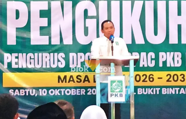 Wakil Ketua DPW PKB Jatim, Thoriqul Haq saat memberi sambutan (foto: Blok-a.com/Nanda Bagoes)