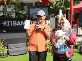 Salah satu warga pemenang paket umroh dalam pengundian Sipundiwangi Tahap 2 Tahun 2026. (Istimewa).