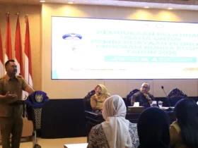 Fandi Akhmad Yani Bupati Gresik terus mendorong pemberdayaan perempuan untuk kemandirian ekonomi.(ist)