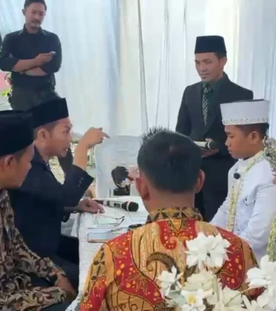 Penghulu terlihat saat memarahi Fotografer pernikahan yang viral.(Foto: Istimewa)