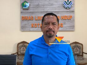 Plt Kepala DLH Kota Malang, Gamaliel Raymond Matondang saat ditemui wartawan (blok-a.com / Yogga Ardiawan)