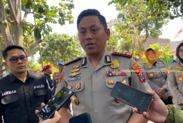 Caption: Kapolresta Malang Kota, Kombes Pol Danang Setiyo Pambudi saat diwawancara soal update perkembangan kasus SMPN 18 Malang, Jumat (16/10/2026) (blok-a.com/Bob Bimantara Leander)