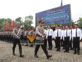 Kapolres Mojokerto AKBP Raden Erik Bangun Prakasa pimpin apel gelar pasukan operasi patuh Semeru 2026.(blok-a.com/Syahrul Wijaya)