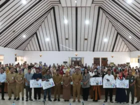 Pemkab Bojonegoro & PT ADS salurkan bantuan insentif relokasi kepada 161 pedagang Pasar Kota Lama (foto: istimewa)